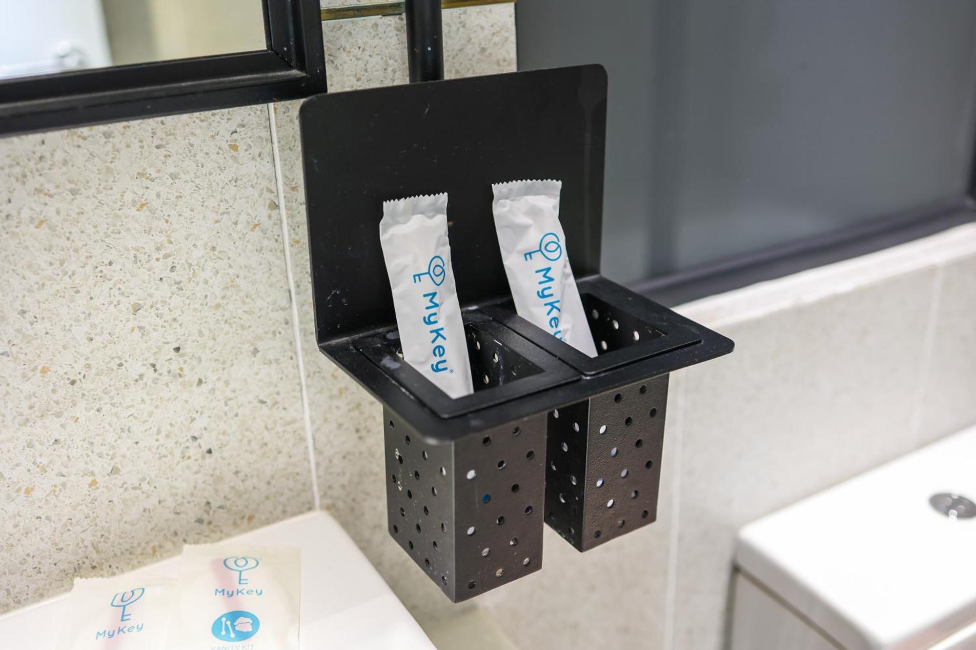 Millerz Square By Mykey Apartman Kuala Lumpur Kültér fotó A shower gel dispenser