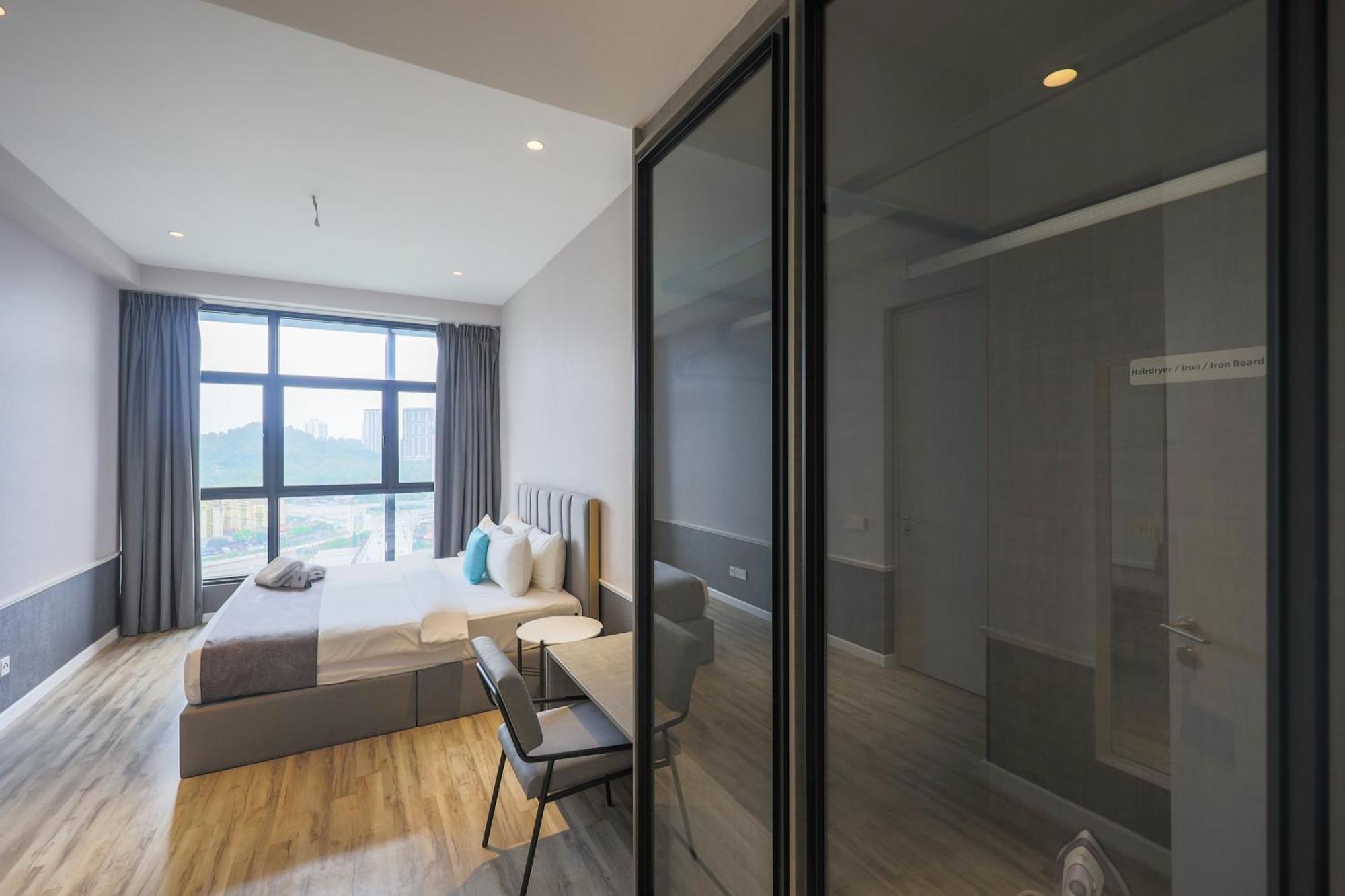 Millerz Square By Mykey Apartman Kuala Lumpur Kültér fotó A bedroom at the hotel